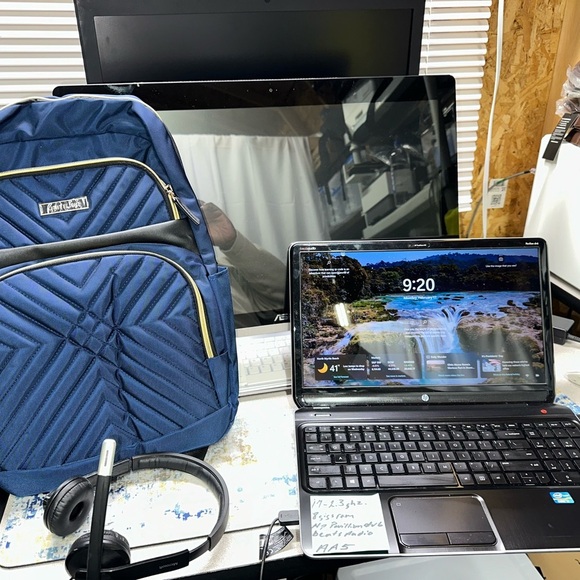 HP Pavilion ( Beats Audio) 15.6”/2.3ghz/ 8gigs ram/ dvdrw/webcam/